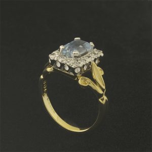 18ct Yellow Gold 0.87ct Aquamarine &#038; 0.12ct Diamond Cluster Ring