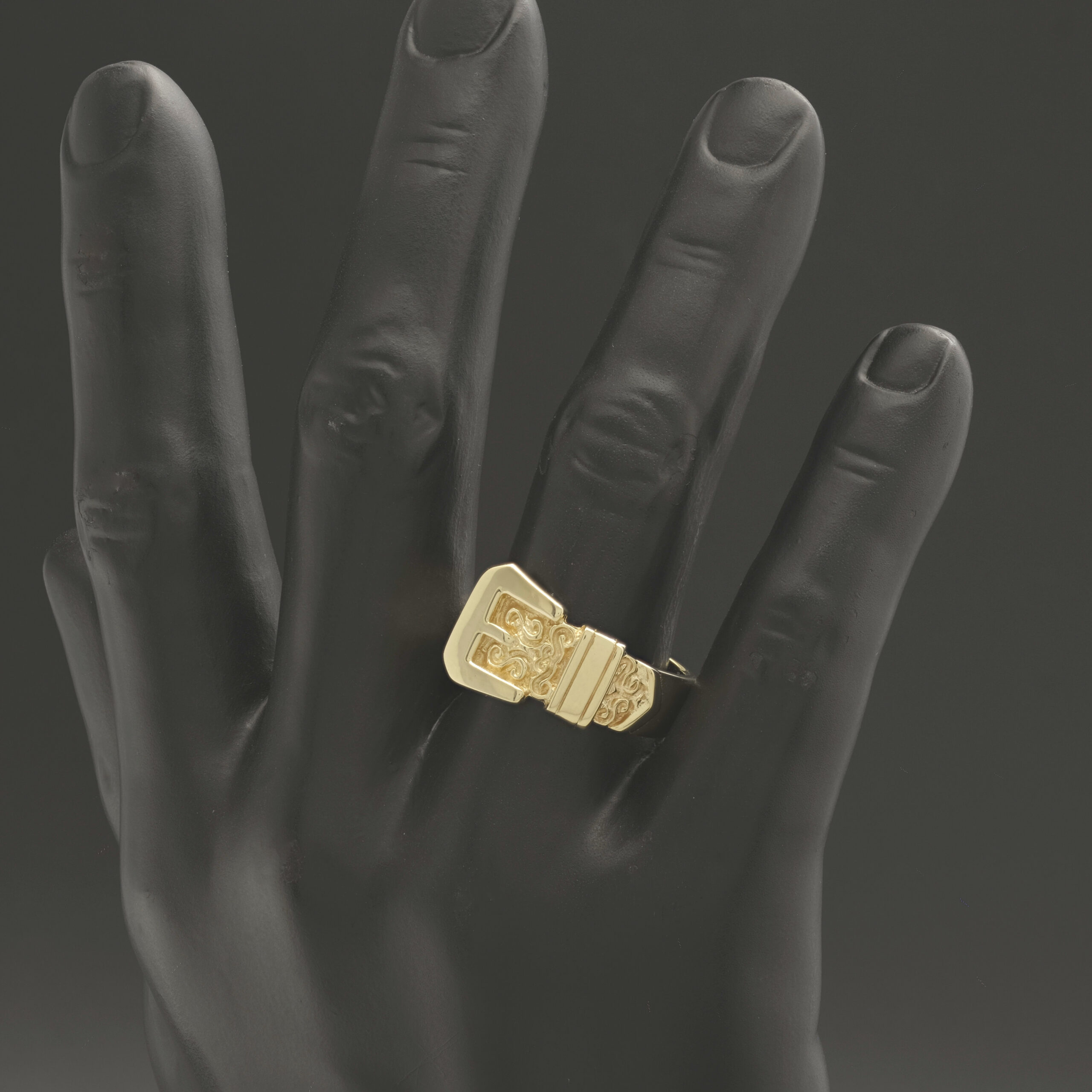 9ct Yellow Gold Buckle Ring - Image 4
