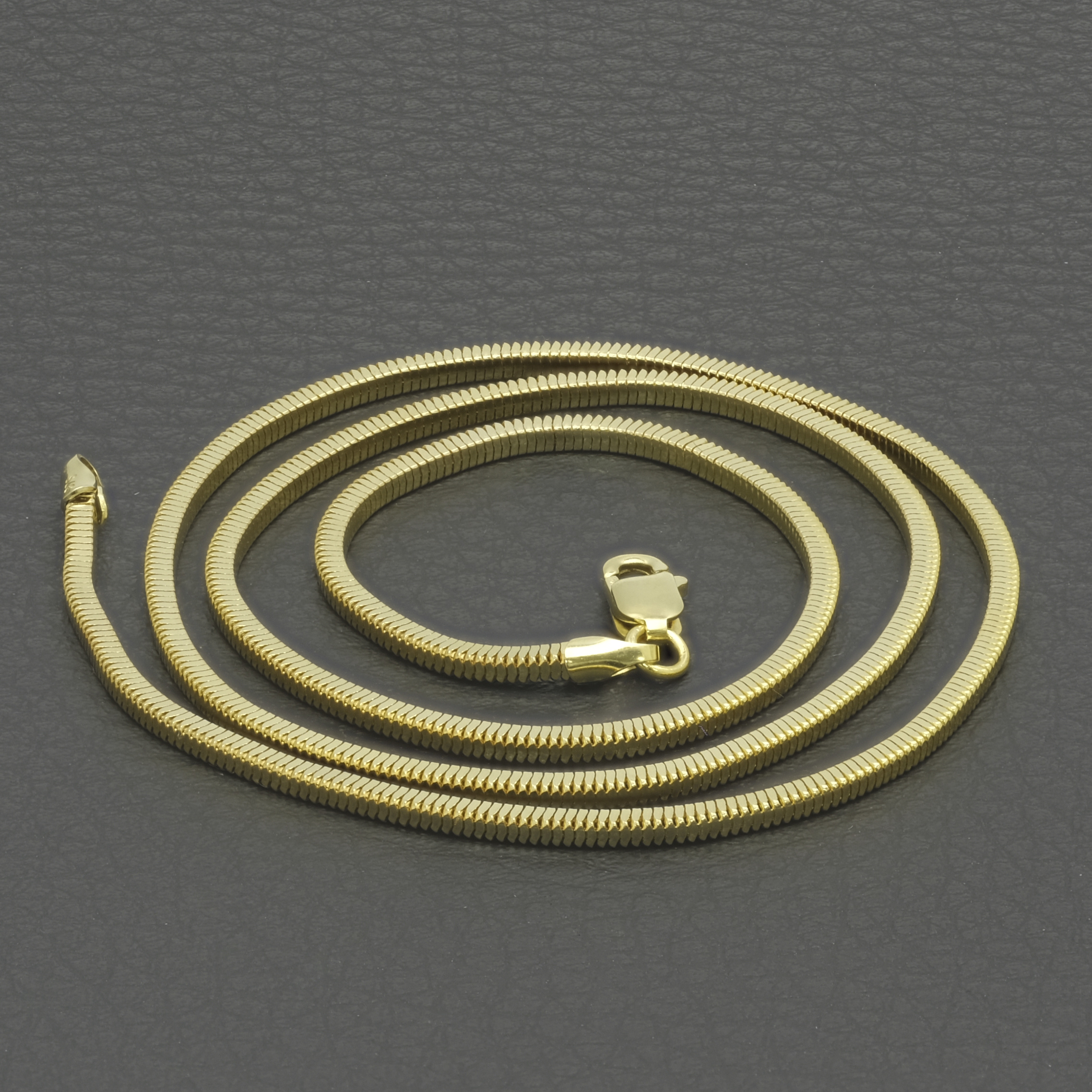 9ct Yellow Gold Snake Chain 18" 2mm - Image 2