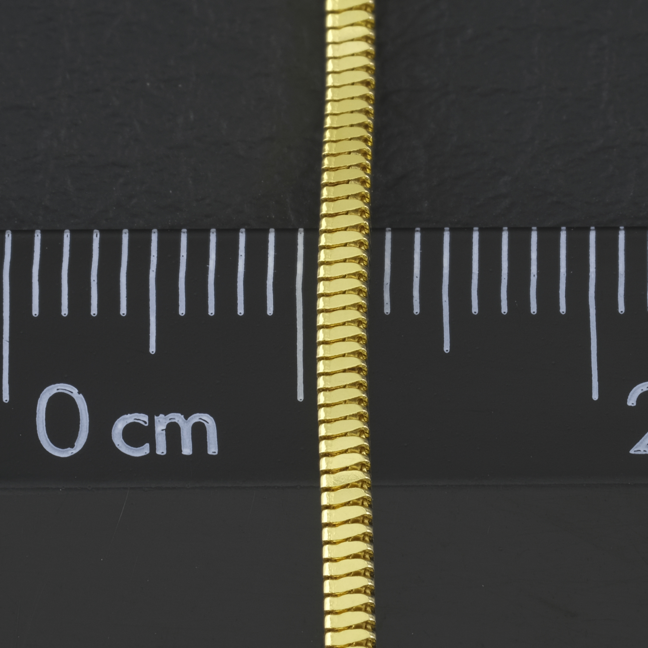 9ct Yellow Gold Snake Chain 18" 2mm - Image 3