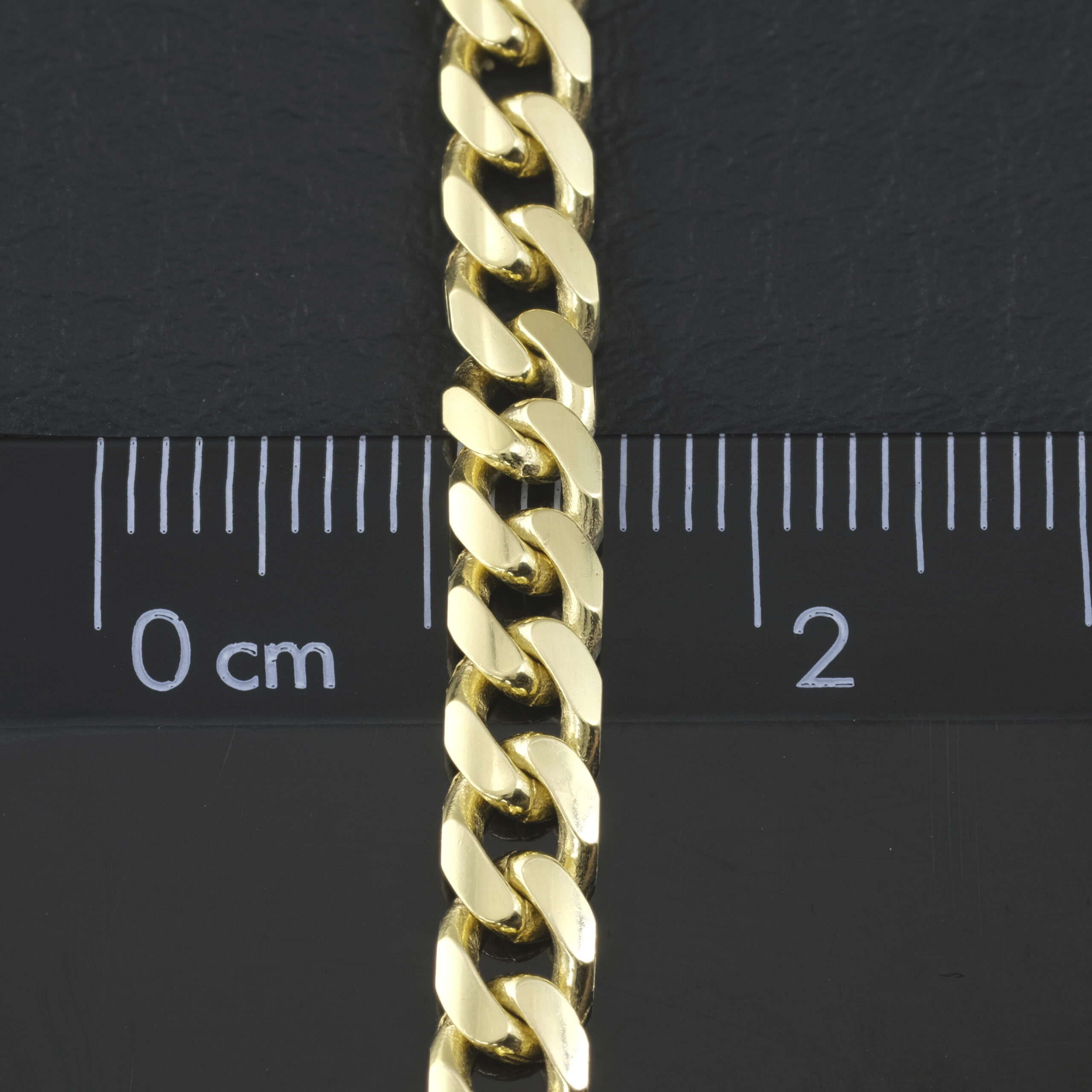 9ct Yellow Gold Curb Chain 18" 4.5mm - Image 2