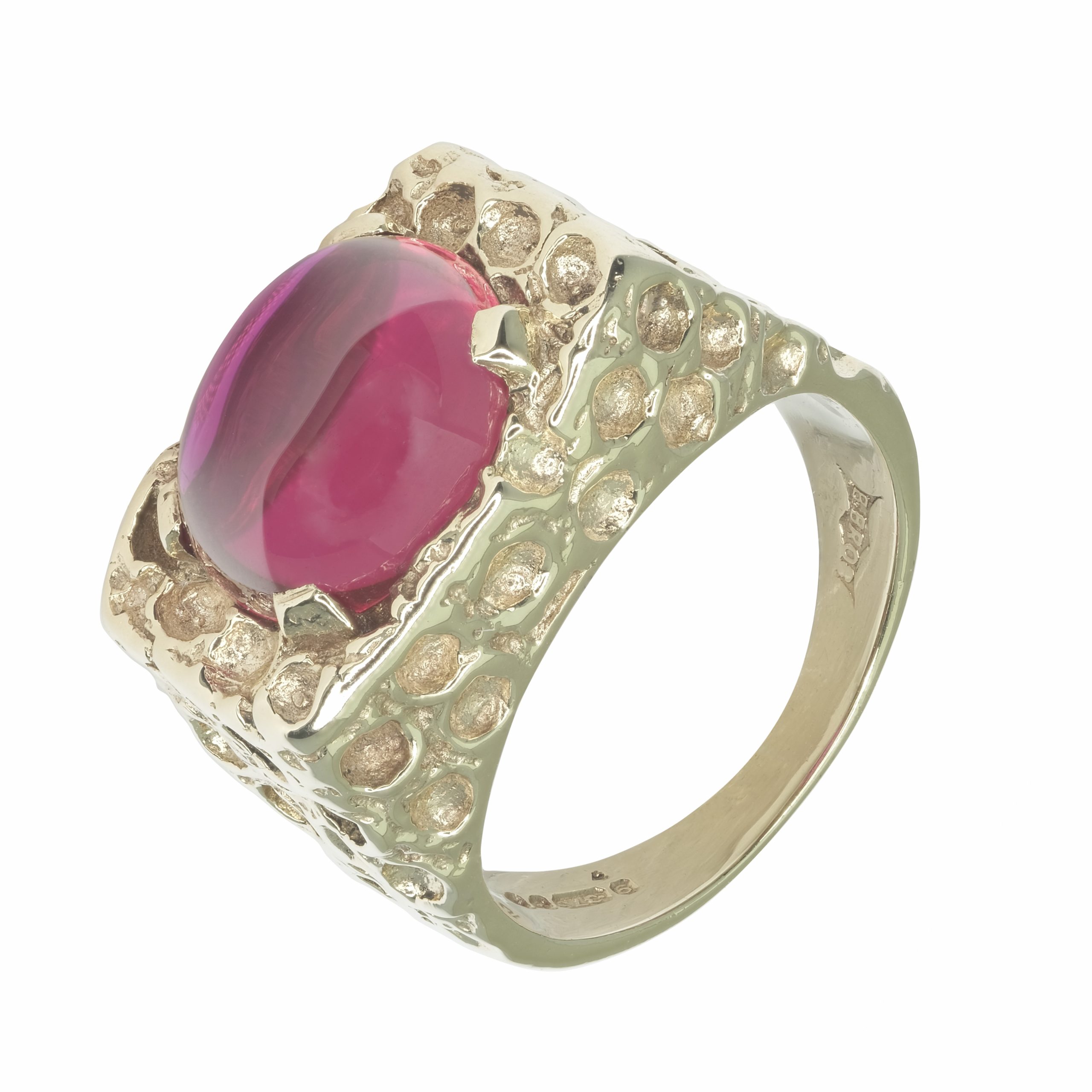 9ct Yellow Gold Red Gem Set Nugget Ring - Q