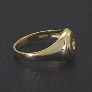 9ct Yellow Gold 0.04ct Diamond Signet Ring
