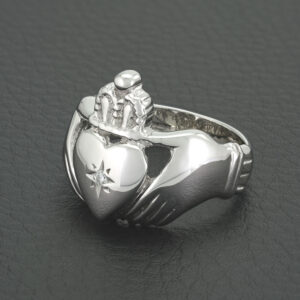 9ct White Gold Claddagh Ring