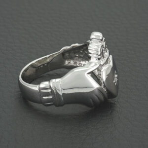 9ct White Gold Claddagh Ring