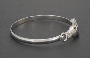 9ct White Gold Claddagh Bangle