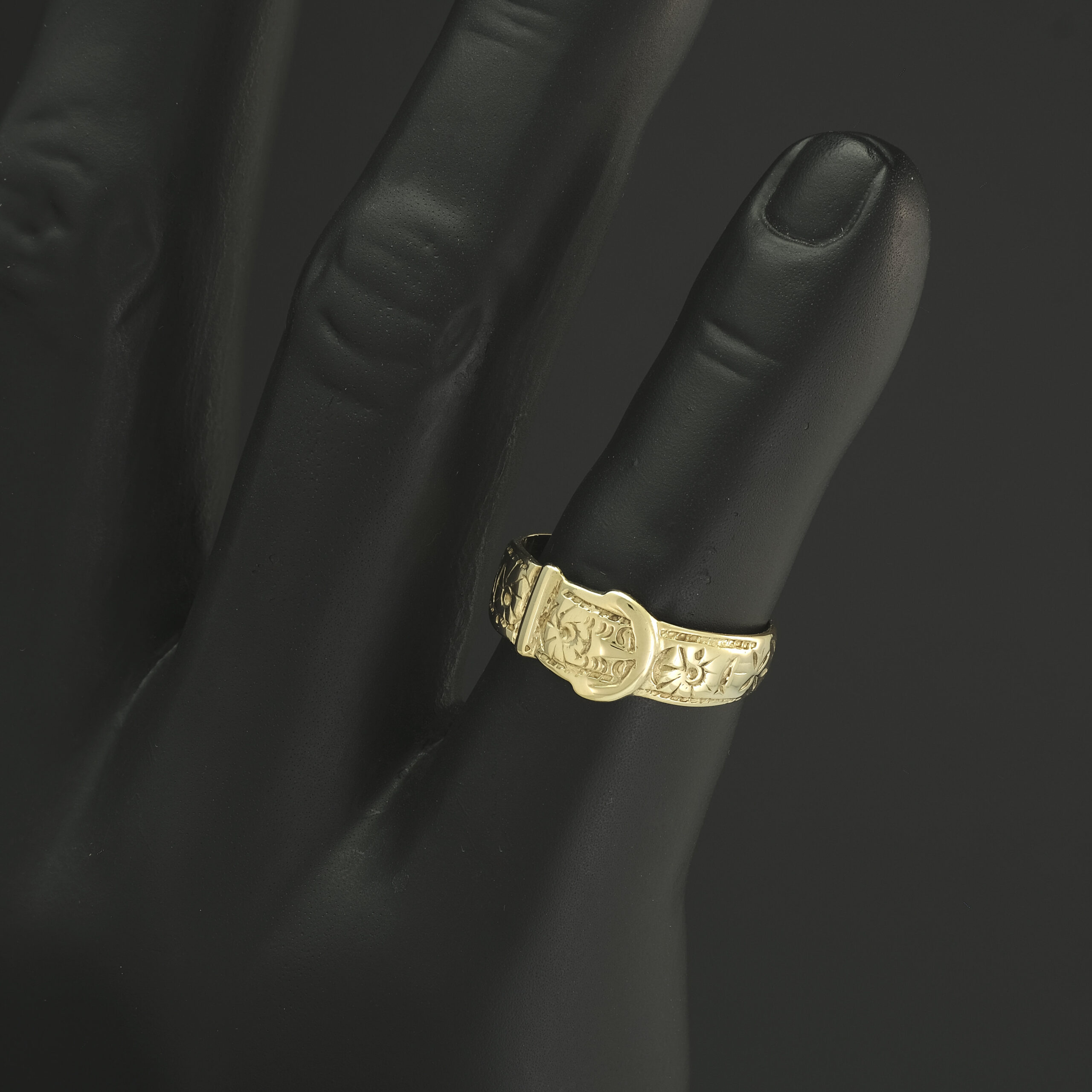 9ct Yellow Gold Single Buckle Ring - Image 4