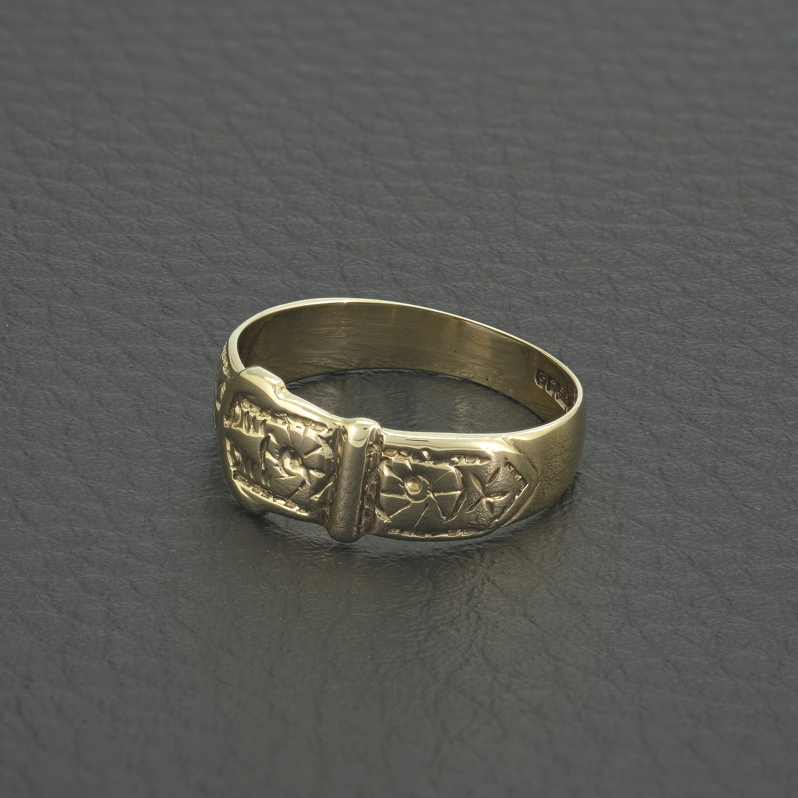 9ct Yellow Gold Single Buckle Ring - Image 3