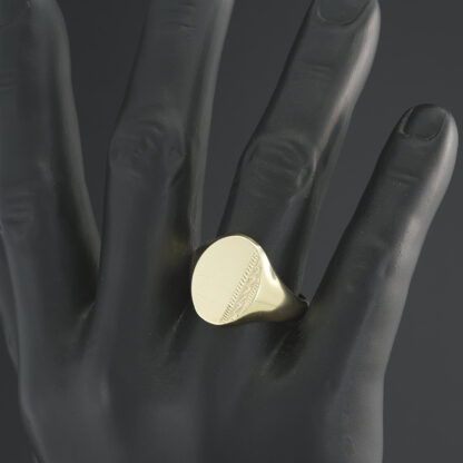 9ct Yellow Gold Signet Ring - Image 4