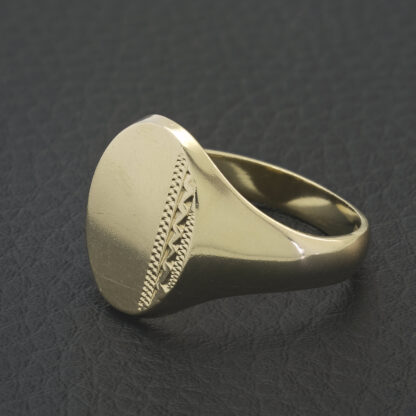 9ct Yellow Gold Signet Ring - Image 3