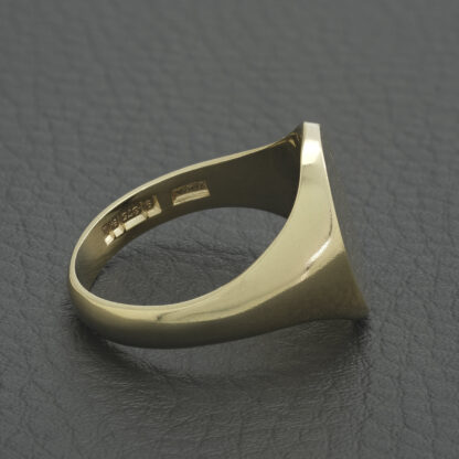 9ct Yellow Gold Signet Ring - Image 2