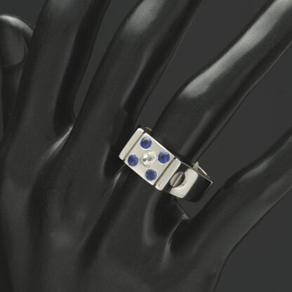 14ct White Gold 0.20ct Diamond And Sapphire Signet Ring - Image 4