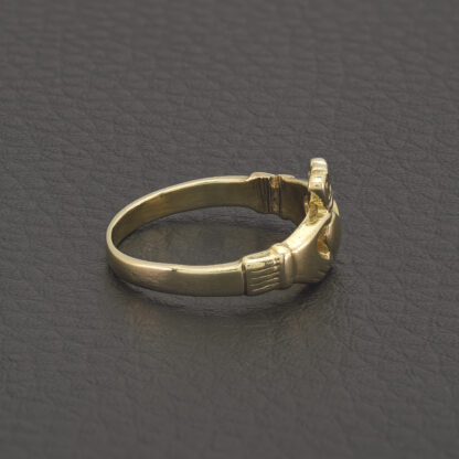 9ct Yellow Gold Claddagh Ring - Image 2