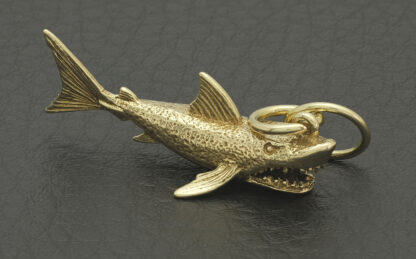 9ct Yellow Gold Shark Pendant - Image 5