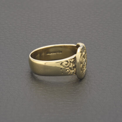 9ct Yellow Gold Buckle Ring - Image 3