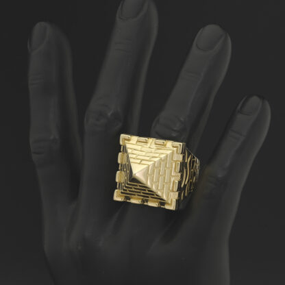 9ct Yellow Gold Pyramid Ring - Image 2