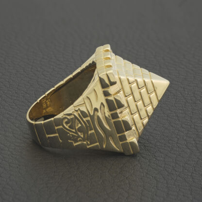 9ct Yellow Gold Pyramid Ring - Image 4