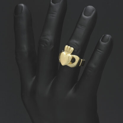 9ct Yellow Gold Claddagh Ring - Image 2