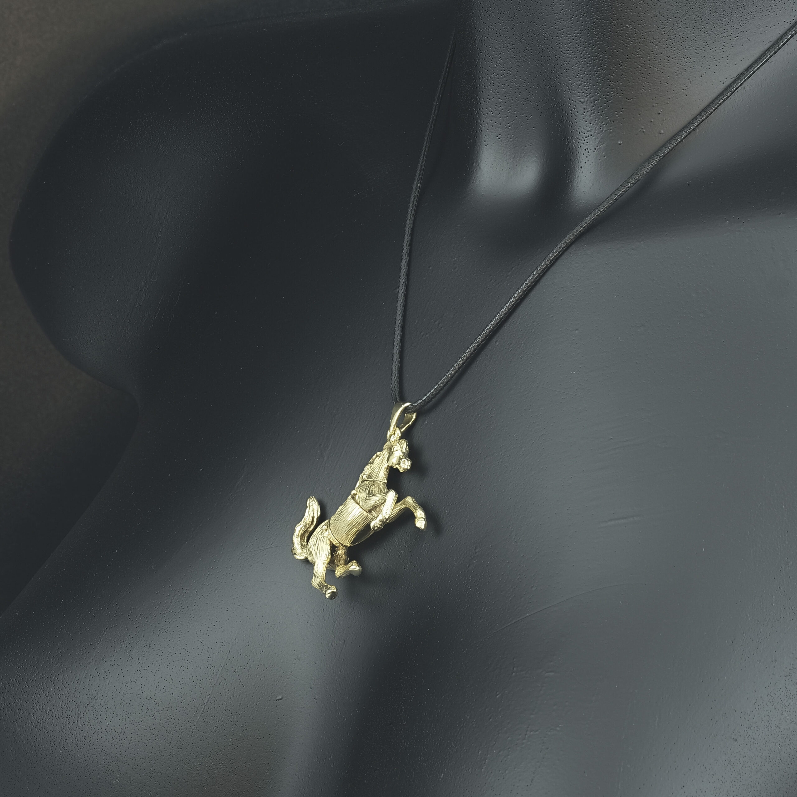 9ct Yellow Gold Horse Pendant / Charm - Dangle Style - No Stone - Traditional