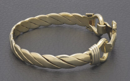 9ct Yellow Gold Claddagh Bangle - Image 3