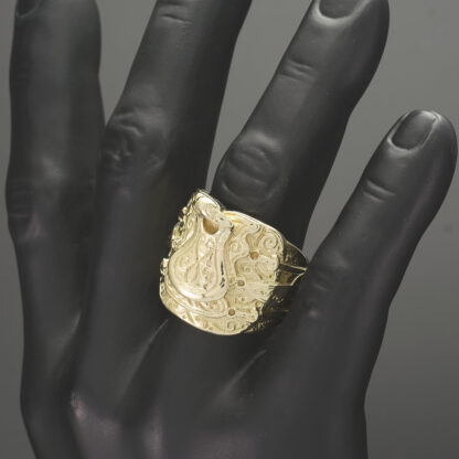 9ct Yellow Gold Saddle Ring - Image 2