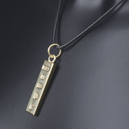 9ct Yellow Gold Ingot Pendant - Image 2