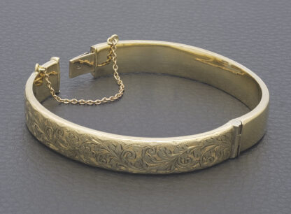 9ct Yellow Gold Fancy Pattern Bangle - Image 4