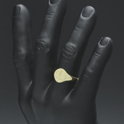 9ct Yellow Gold Signet Ring - Image 2