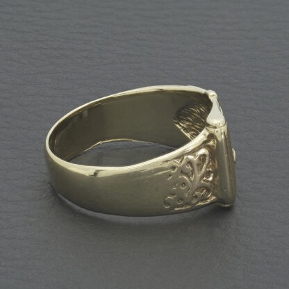 9ct Yellow Gold Buckle Ring - Image 2
