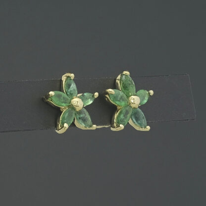 18ct Yellow Gold Emerald Cluster Earrings - Image 4