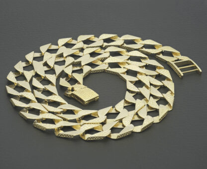 9ct Yellow Gold Curb Chain 23.5" 13.5mm - Image 2