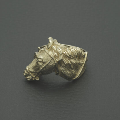 9ct Yellow Gold Horse Ring - Image 2