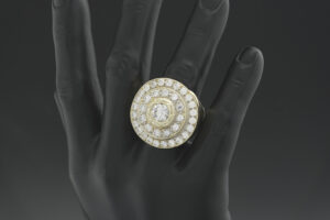 9ct Yellow Gold Gemstone Championship Style Ring