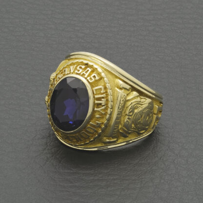 10ct Yellow Gold College Ring - Image 2