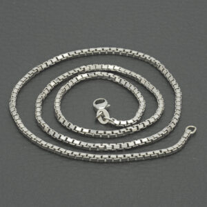 18ct White Gold Box Link Chain 17&#8221; 2mm