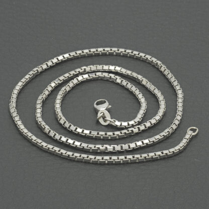 18ct White Gold Box Link Chain 17'' 2mm - Image 2