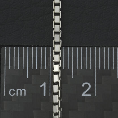 18ct White Gold Box Link Chain 17'' 2mm - Image 3