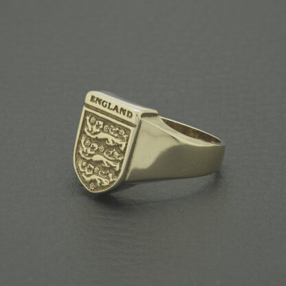 9ct Yellow Gold Football Signet Ring - Image 2