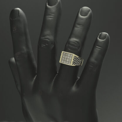 9ct Yellow Gold Diamond Signet Ring - Image 4