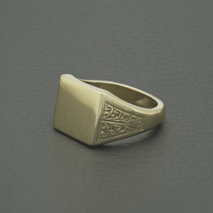 9ct Yellow Gold Signet Ring - Image 2