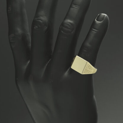 9ct Yellow Gold Signet Ring - Image 4