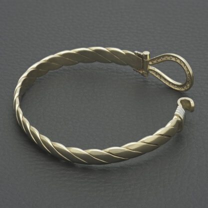 9ct Yellow Gold Diamond Loop Bangle - Image 3