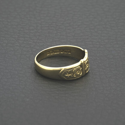 9ct Yellow Gold Buckle Ring - Image 3