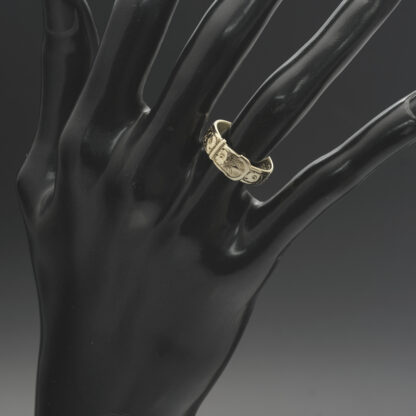 9ct Yellow Gold Buckle Ring - Image 2