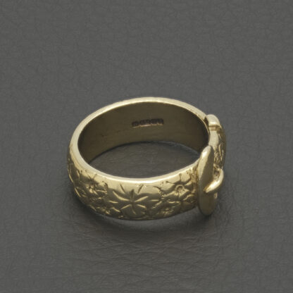9ct Yellow Gold Buckle Ring - Image 3