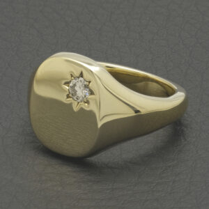 9ct Yellow Gold 0.10ct Diamond Signet Ring