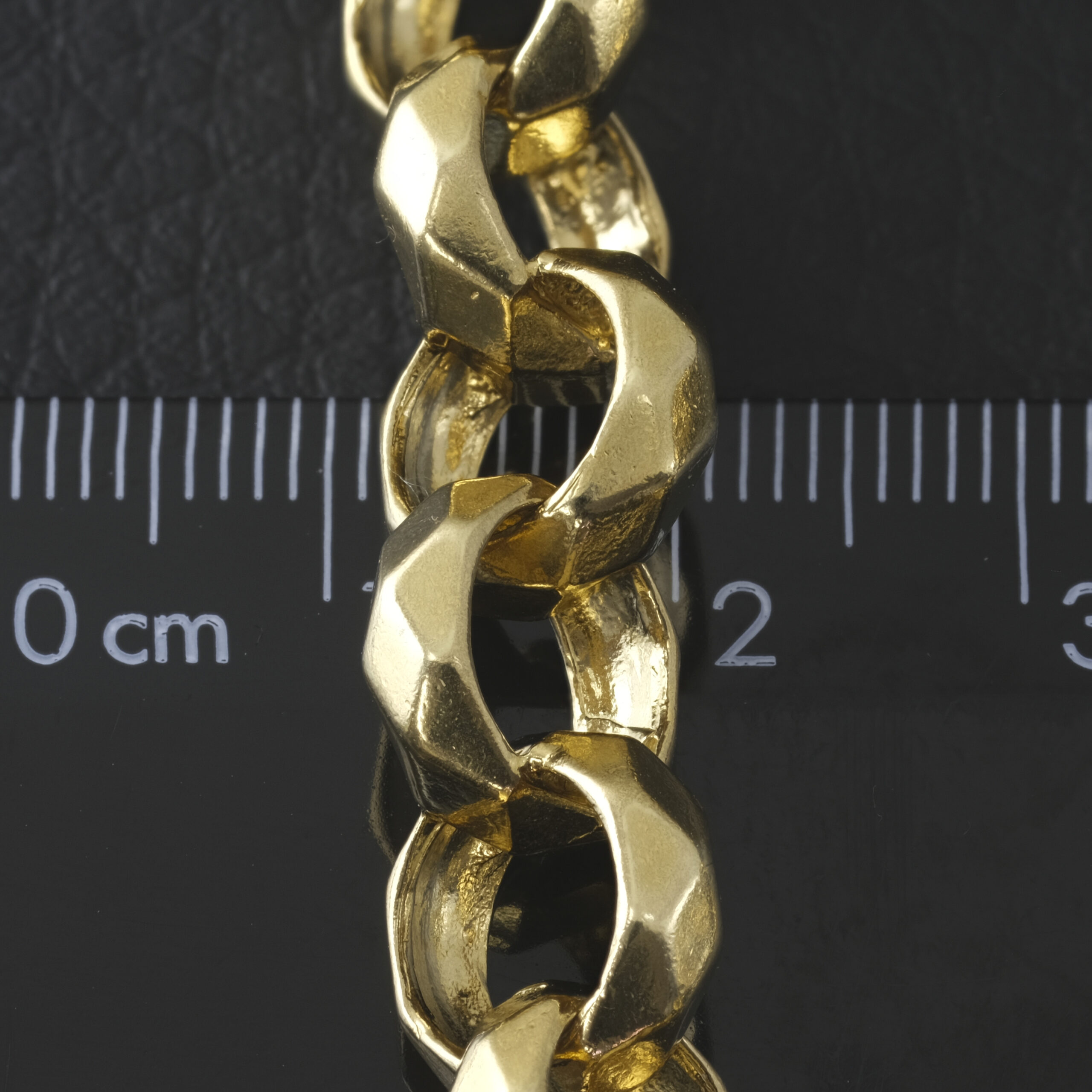 9ct Yellow Gold Patterned Belcher Chain 25" 11mm - Image 3