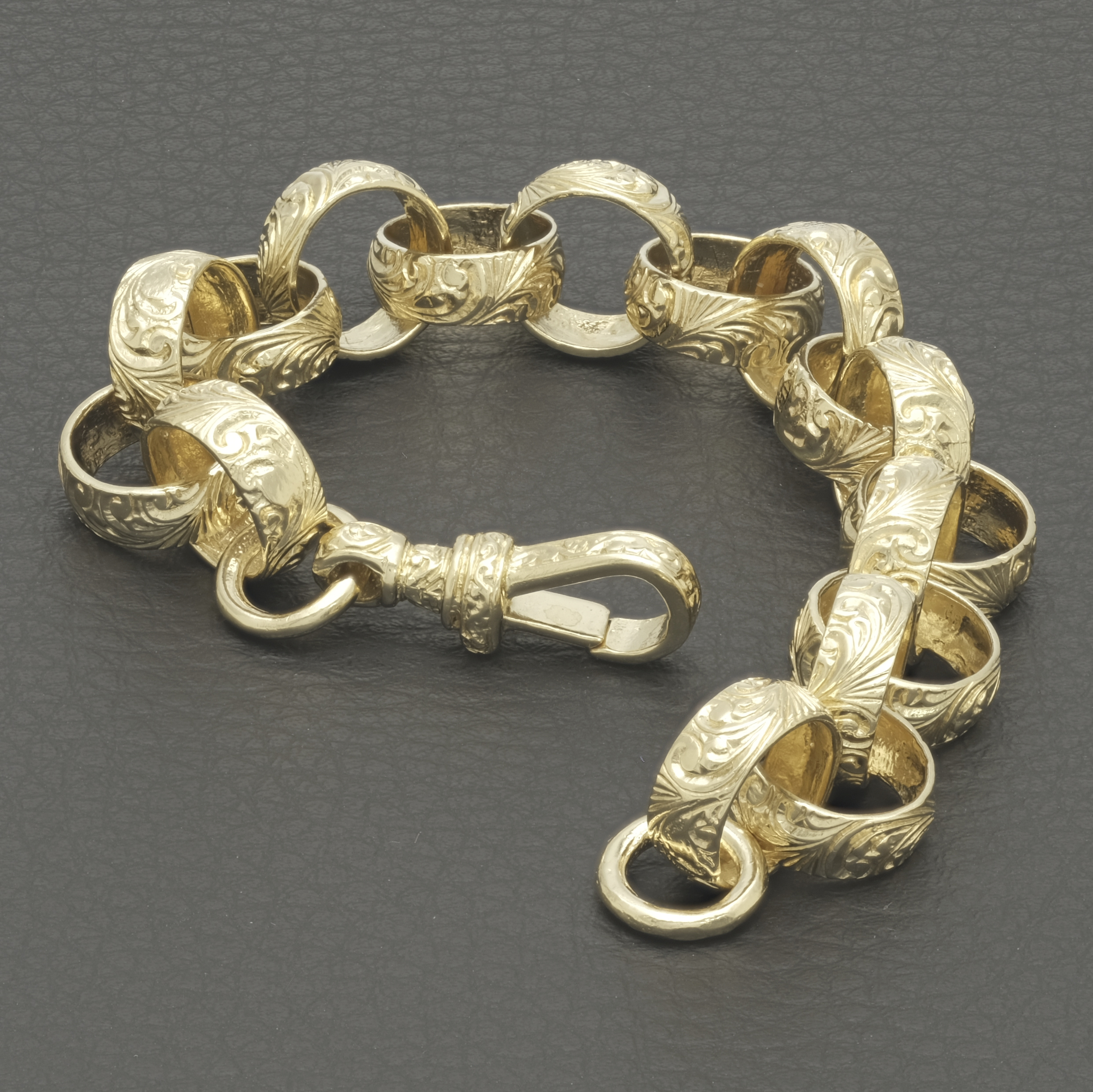 9ct Yellow Gold Patterned Belcher Bracelet 8" 13.5mm - Image 2