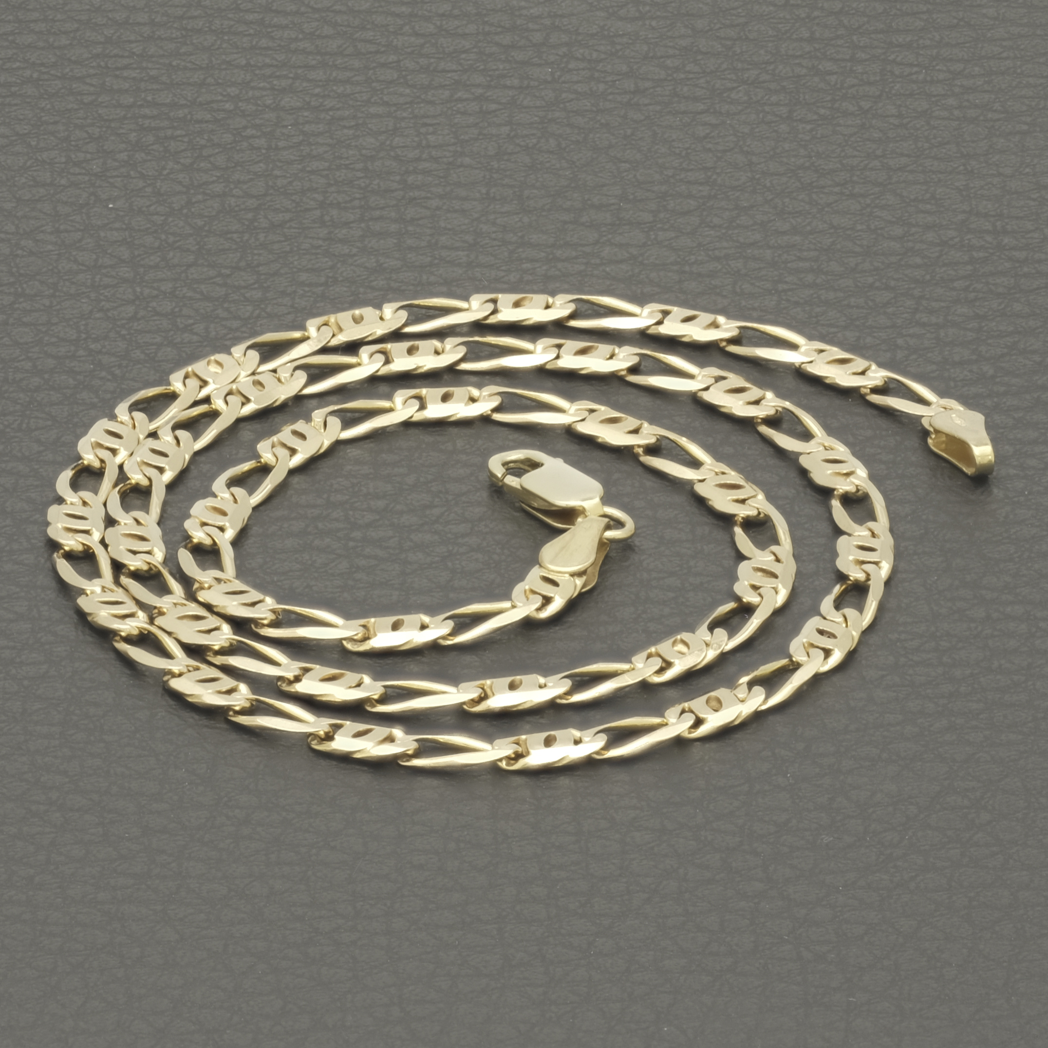 9ct Yellow Gold Figaro Chain 18" 4mm - Image 2
