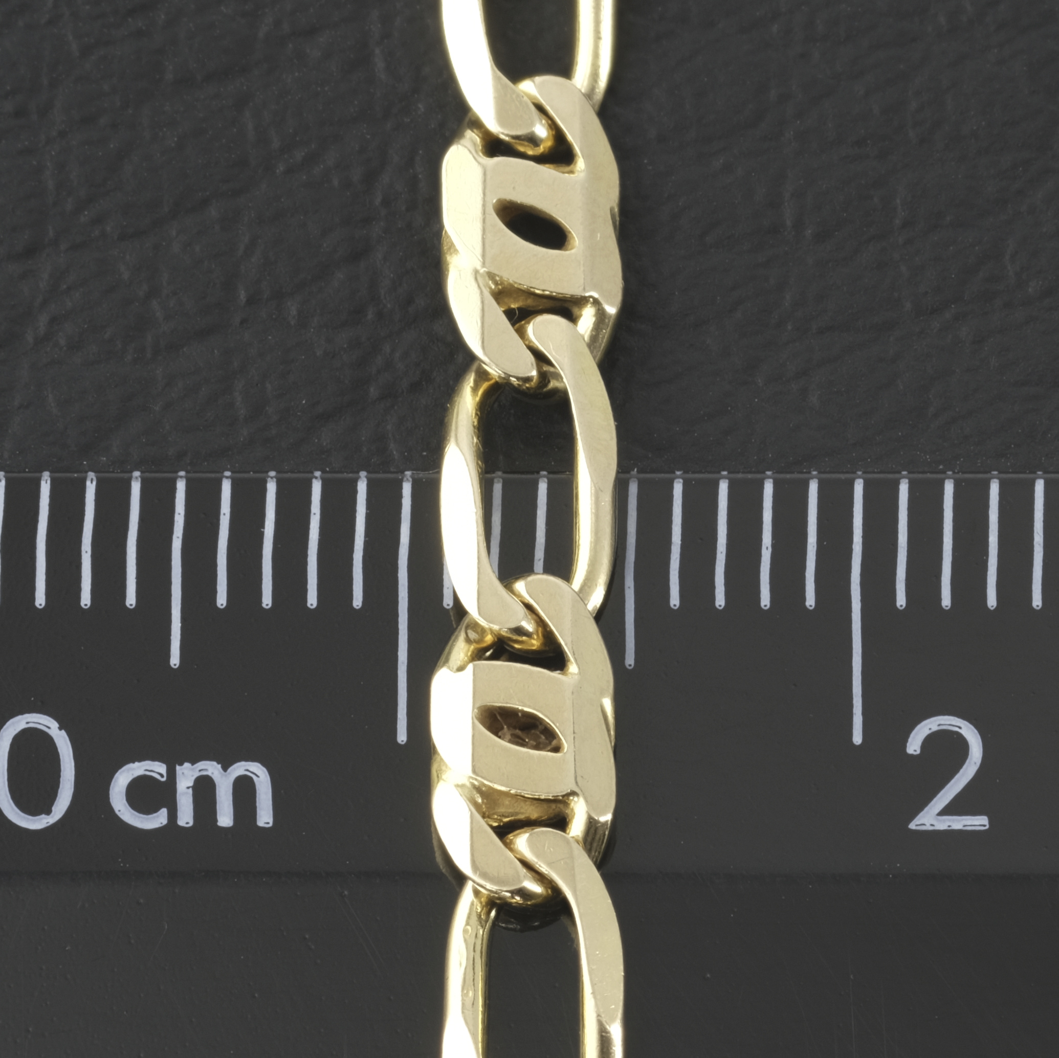 9ct Yellow Gold Figaro Chain 18" 4mm - Image 4